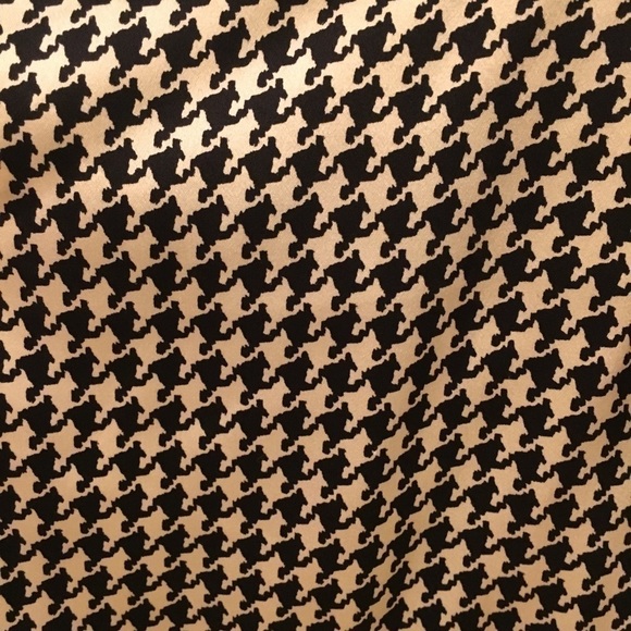 BANANA REPUBLIC Women Black & White 100% Silk Top Size Small - Picture 4 of 8